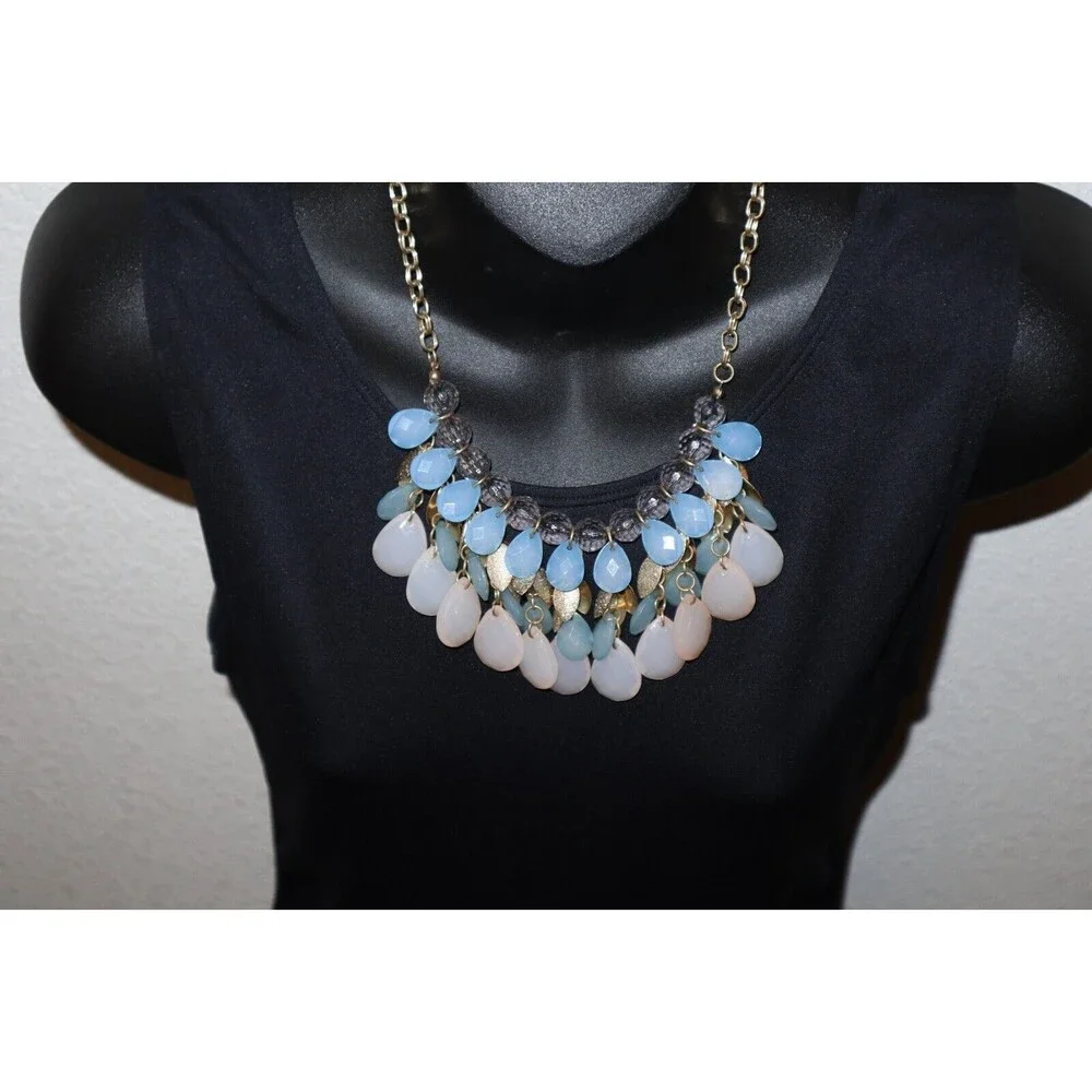 Lot Light Off-white Blue Necklace Gold Tone Dangle Pendant Chandelier Floral